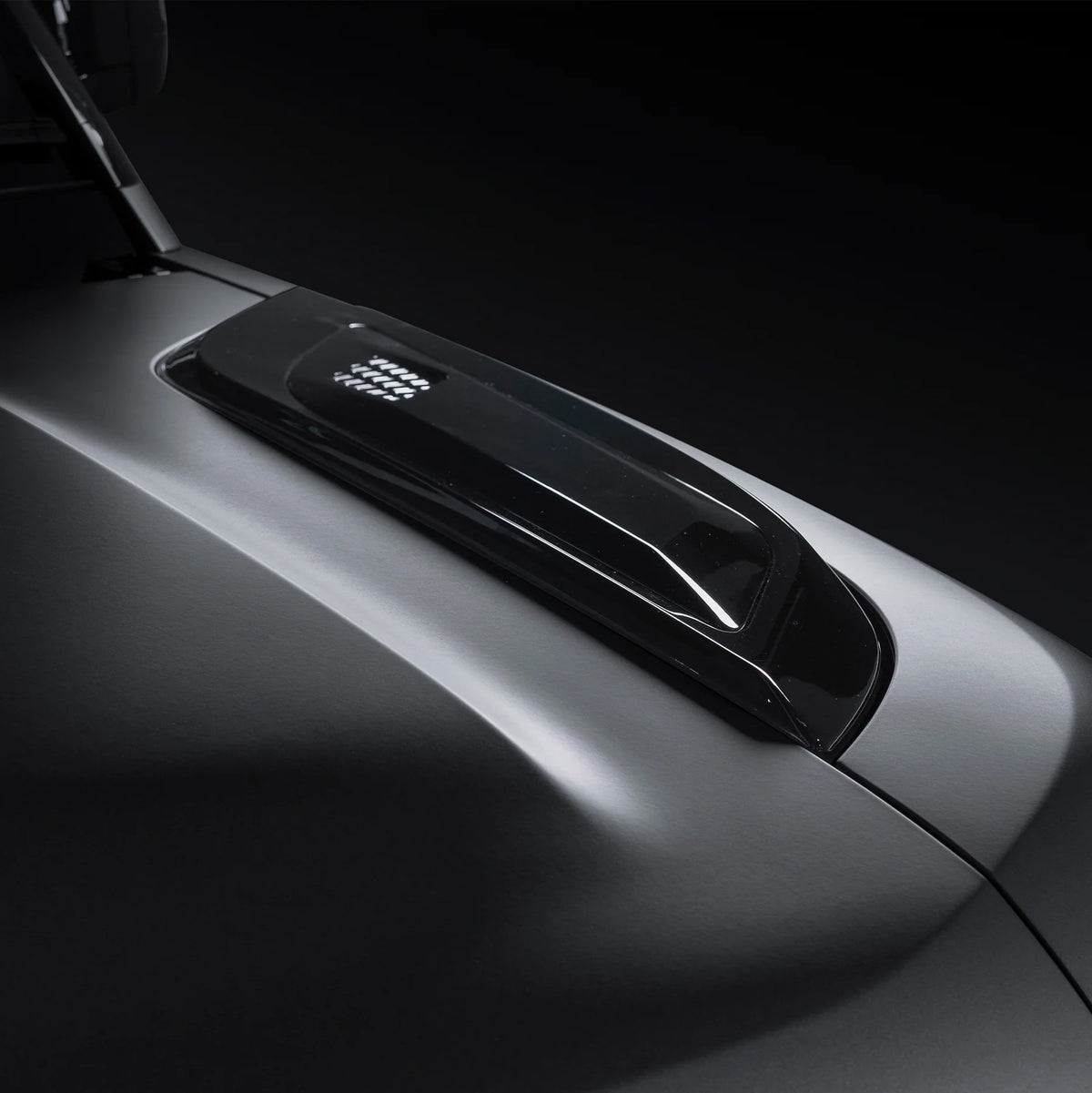 Defender 'Best of British' Hood Top Vents - Gloss Black, alternate product view 2