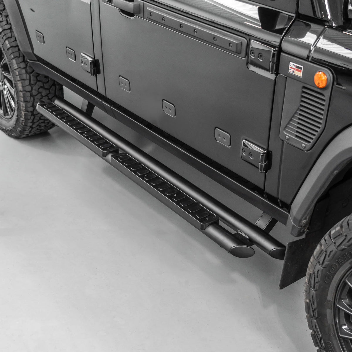 Grenadier Black Shadow Twin Tube Side Steps - Black, alternate product view 3