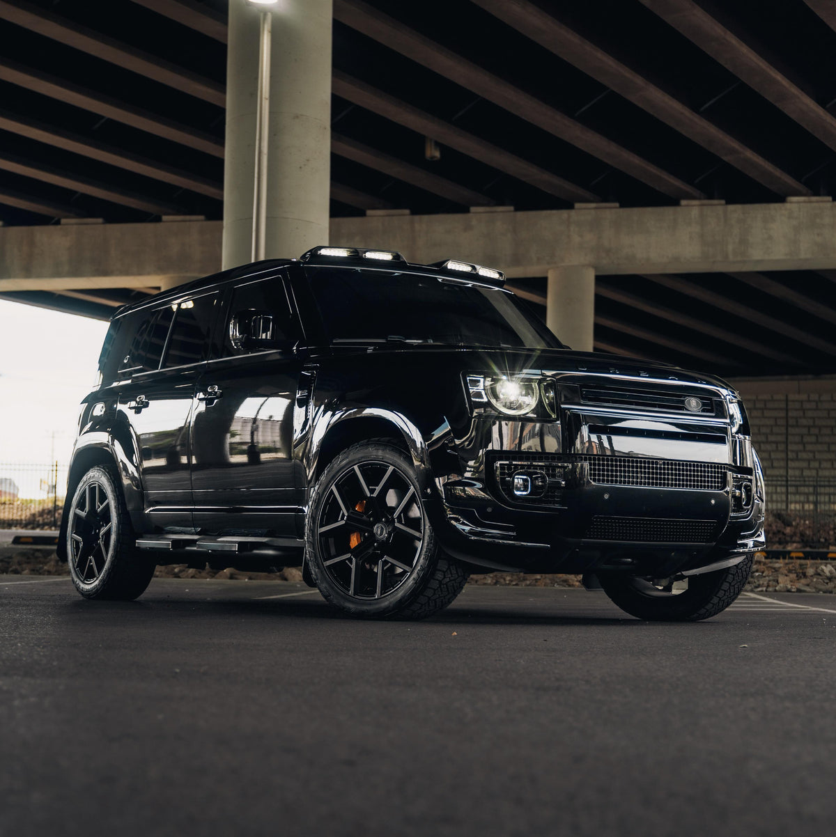 Defender 22" WX2 - Satin Black - Rear, alternate product view 3