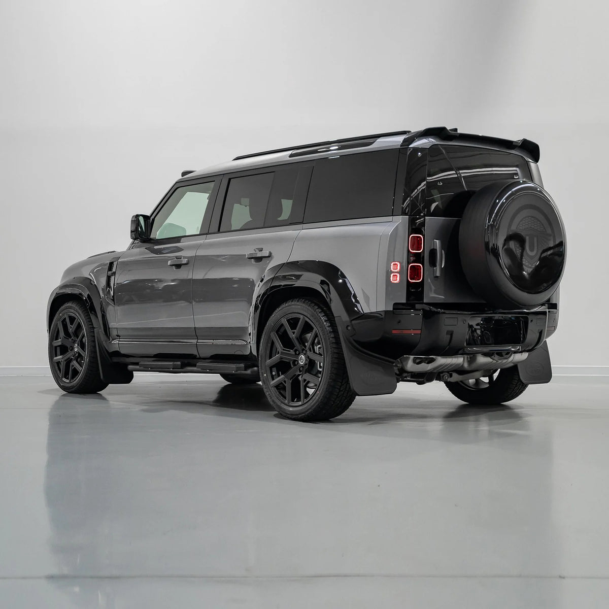 Defender 110 Wide Track Fender Arch Kit, alternate product view 2