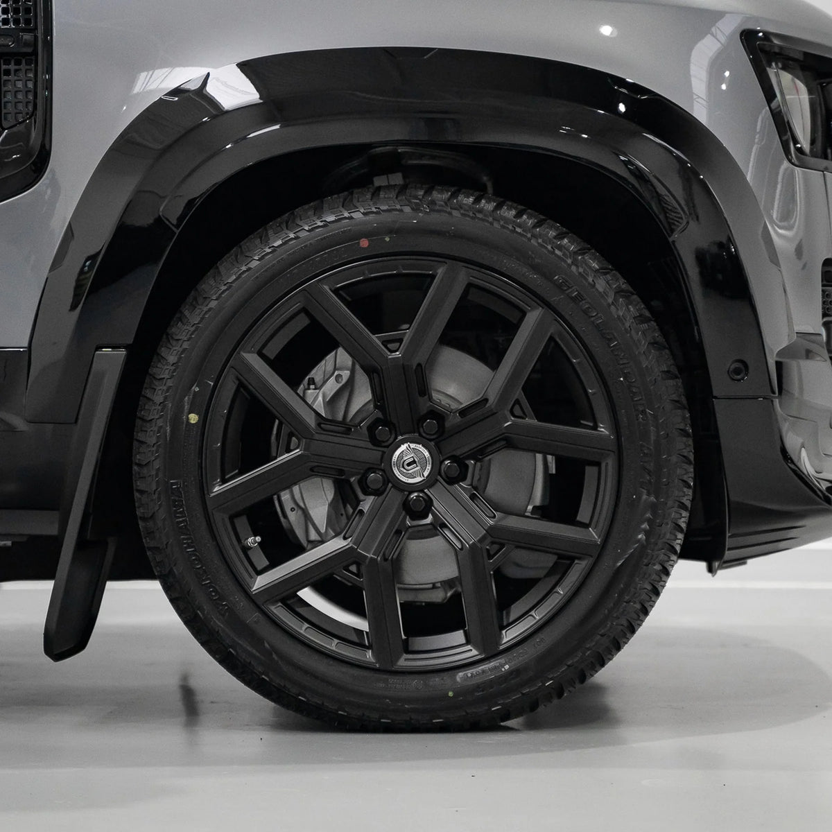 Defender 130 Wide Track Fender Arch Kit, alternate product view 4